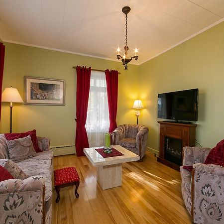 Auberge Gite Maison Des Lilas La Malbaie Ruang foto