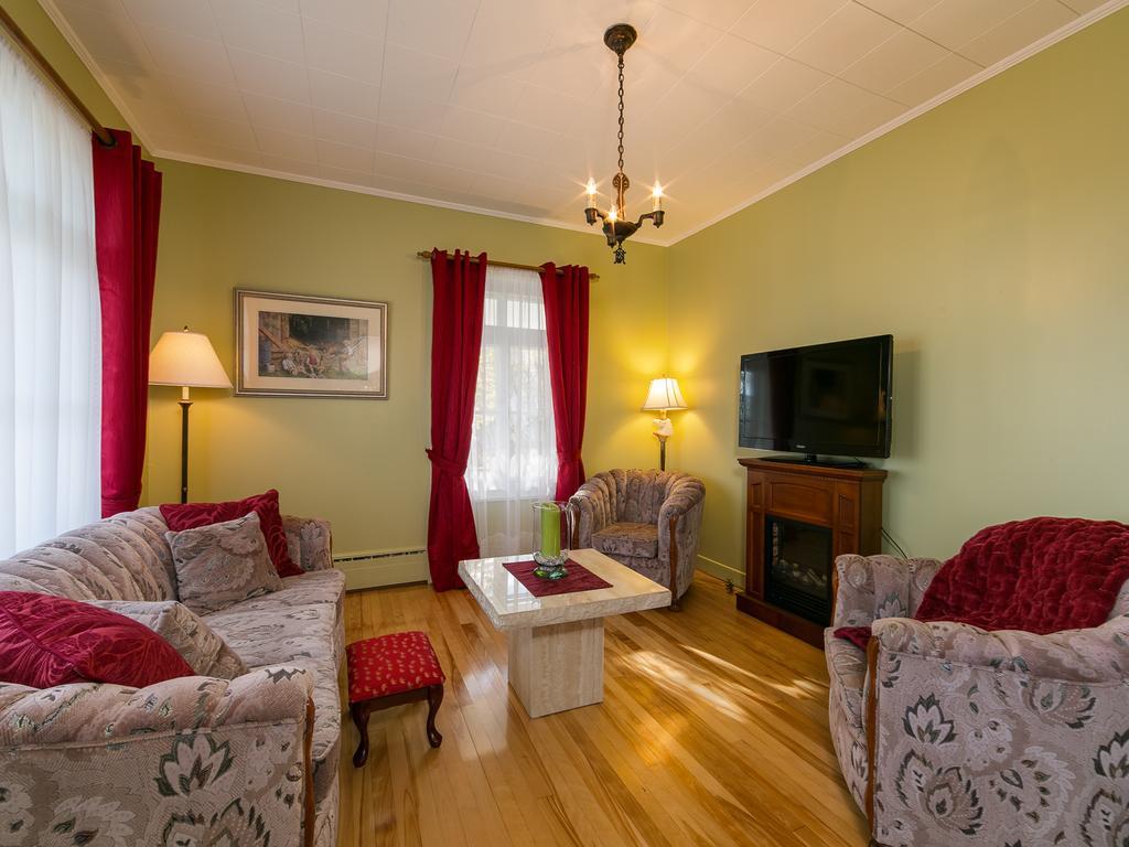 Auberge Gite Maison Des Lilas La Malbaie Ruang foto