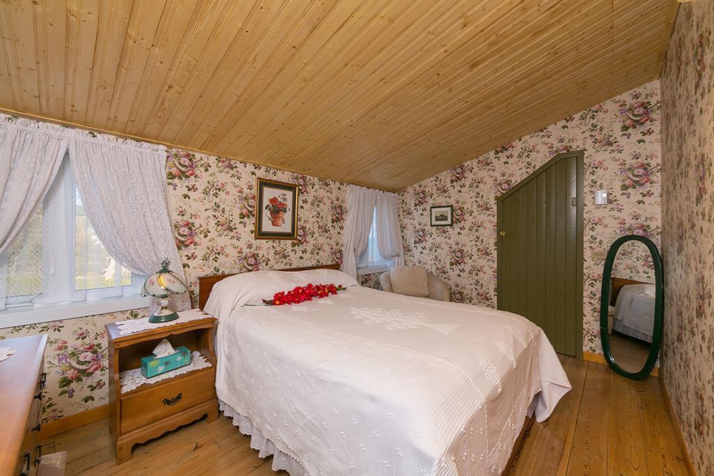 Auberge Gite Maison Des Lilas La Malbaie Bagian luar foto