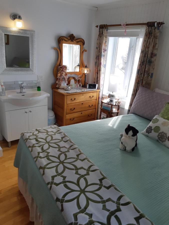Auberge Gite Maison Des Lilas La Malbaie Bagian luar foto