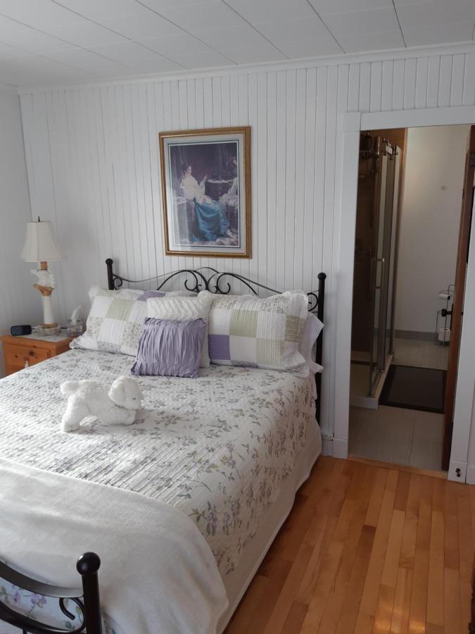 Auberge Gite Maison Des Lilas La Malbaie Bagian luar foto